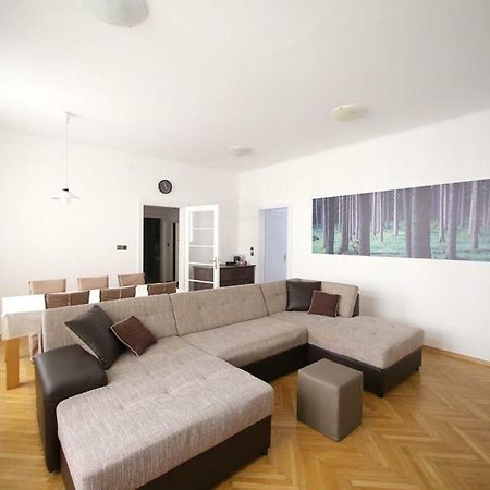 Skyscraper Apartment Tour As 卢布尔雅那 外观 照片
